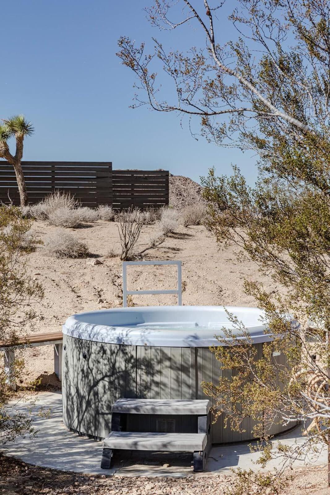 Shelter 2 L A Classic At Joshua Tree Park Entrance Eksteriør billede